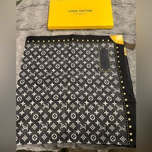 LV Silk Black and Gray Scarf